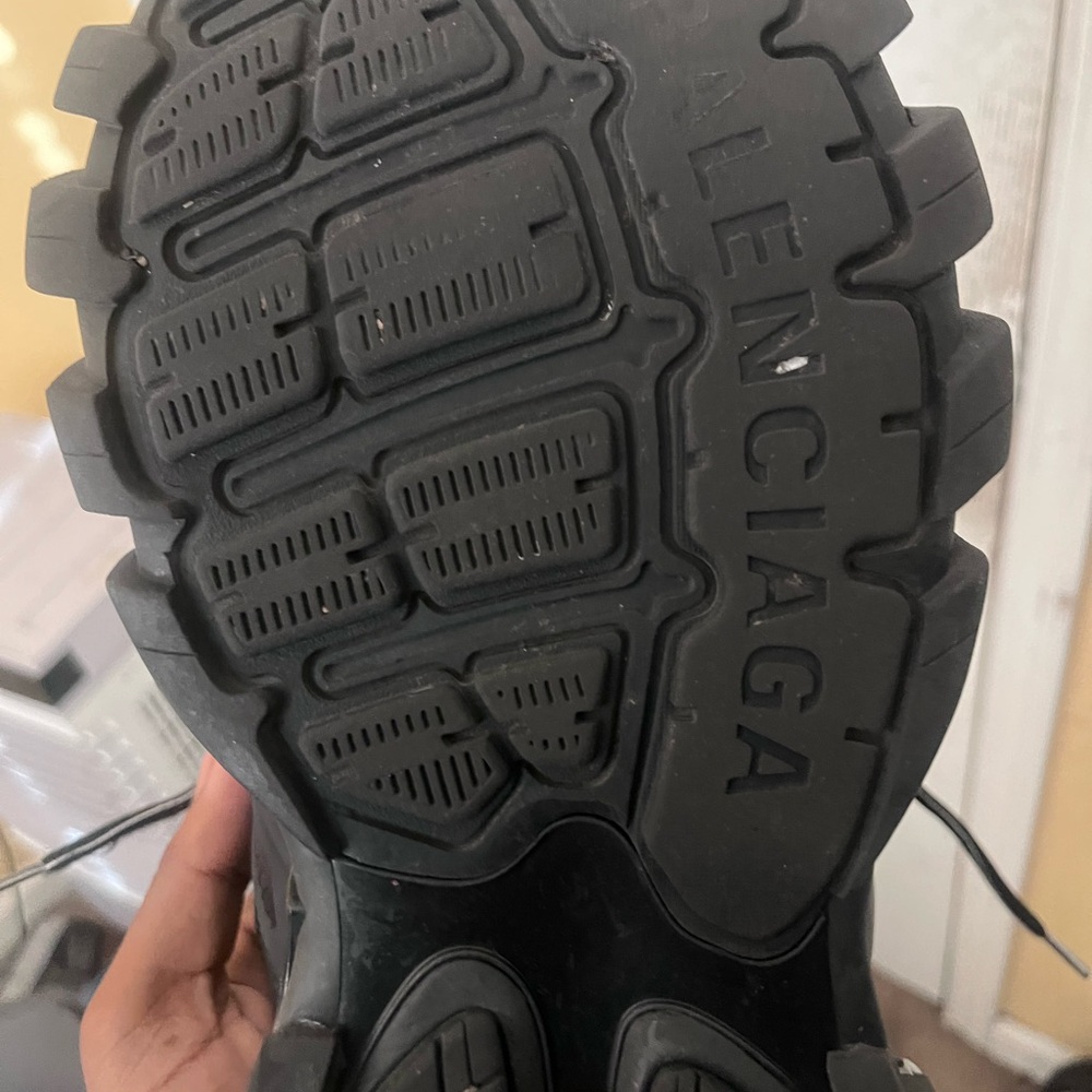 Balenciaga Men's Black and Gray Sneakers - Picture 4 of 5